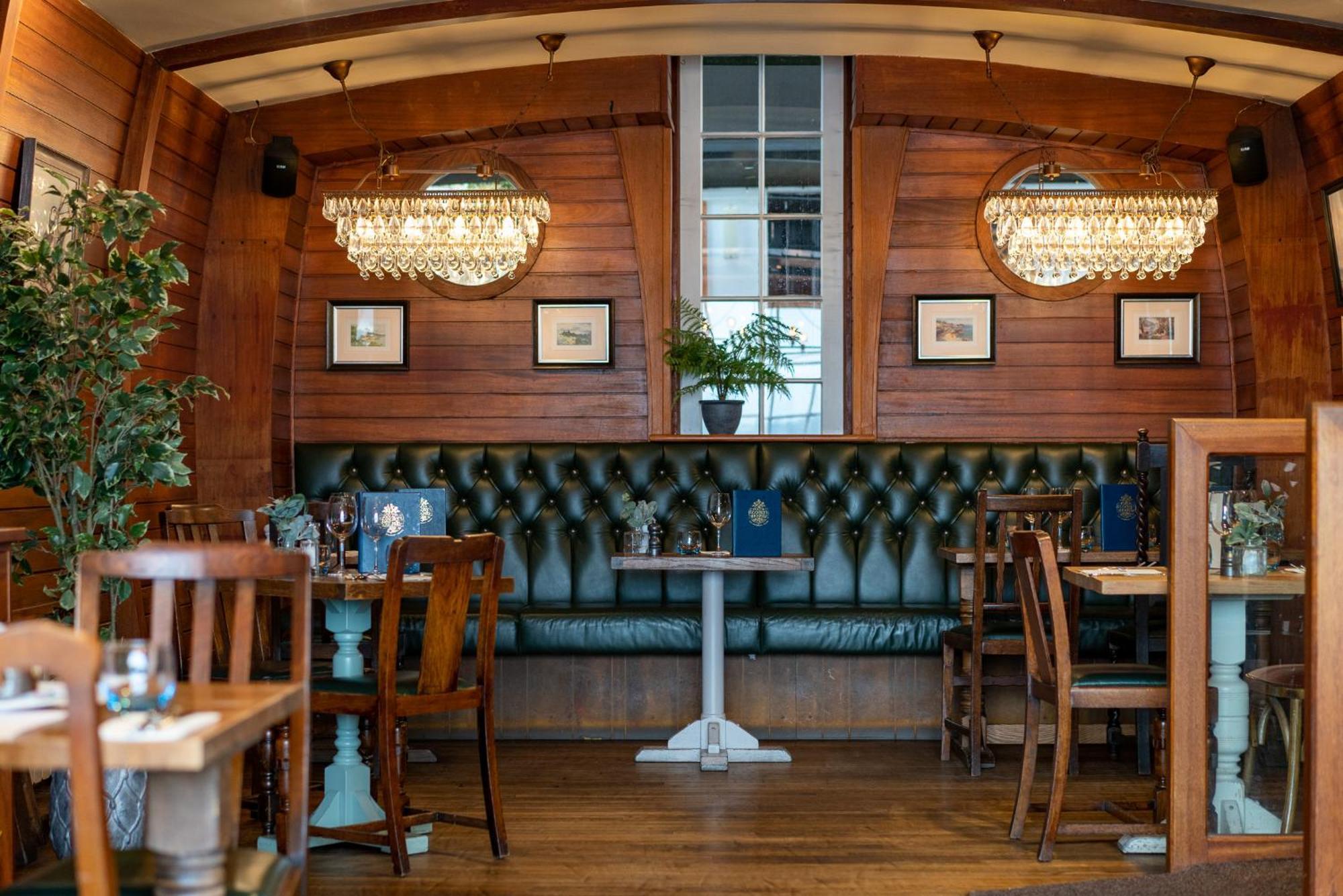 Old Court House Inn St Aubin Zewnętrze zdjęcie